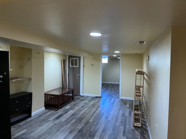 Photo - 831 E Chase St