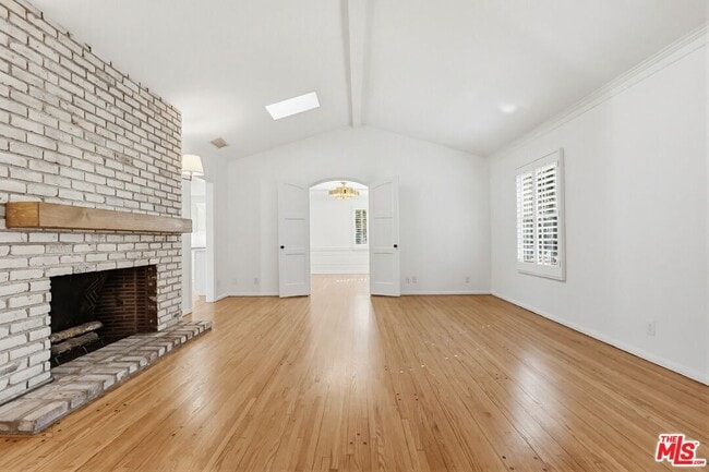 Photo - 12005 Hesby St