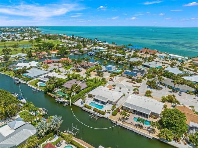 Photo - 614 Gladstone Ln