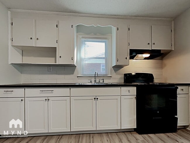 Photo - 4818 Morgan St