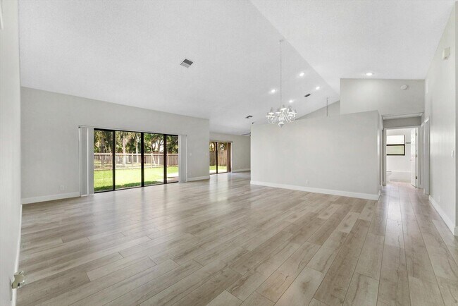 Photo - 5809 Sun Pointe Cir