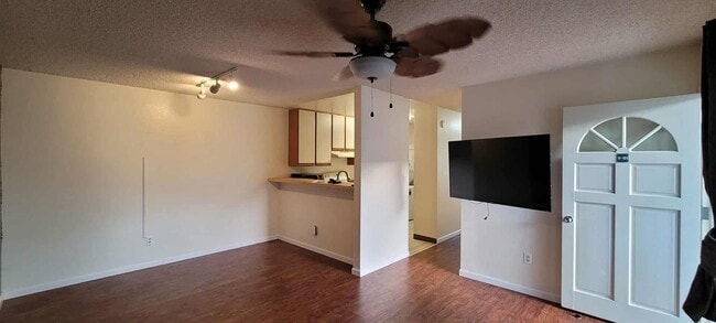 Building Photo - Nice 2 bedroom 1 bath in the beautiful Nap... Rental