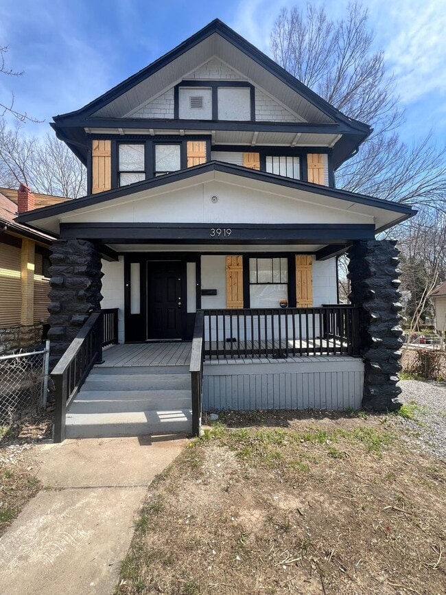 Building Photo - Inviting 3-Bedroom Home with Front Porch Charm