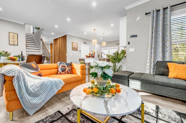 Photo - 1330 Adams Dr SW