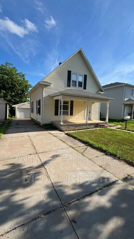 Photo - 2211 Sheldon St House