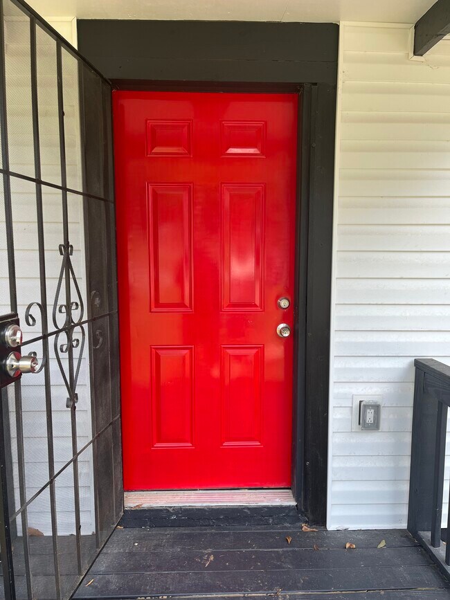 Photo - 1433 Helon St