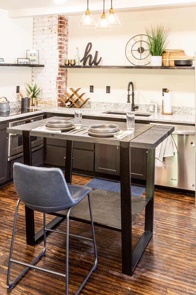 Photo - 144 E 21st St Unit 2