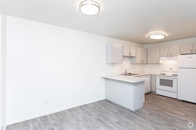 2BR, 2BA - 894SF - Dining Room