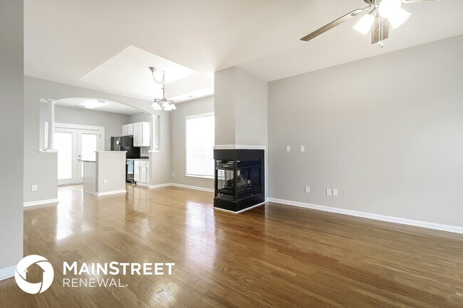301 Houston Ln