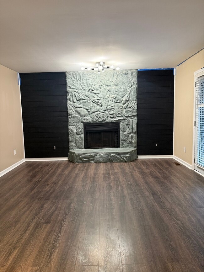 Building Photo - 3411 Spangler Dr Unit B