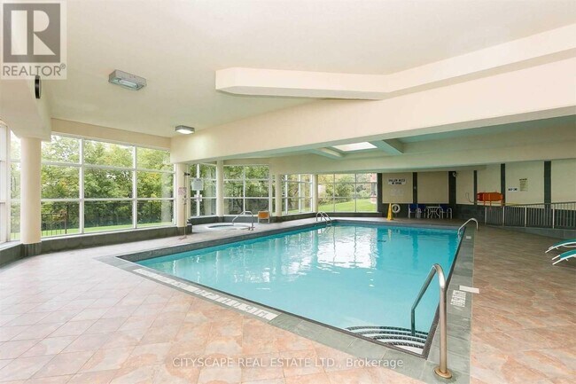 Photo - 6 Humberline Dr Unité 605