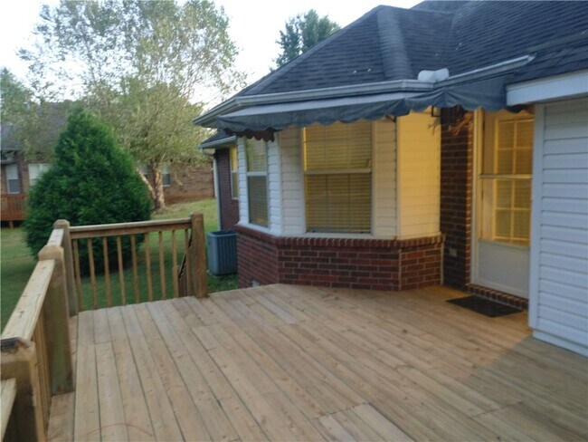 Photo - 2030 N Hailey Dr