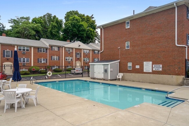 Photo - 25 Arlington Rd Unit Apt #3 6