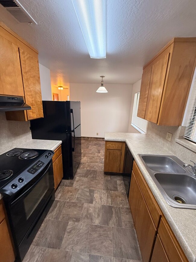 Photo - 965 Cyndi Cir Unit 965 Cyndi Circle #B