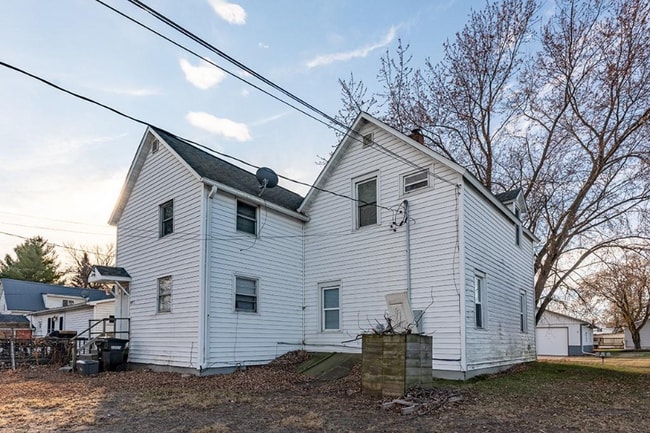 Photo - 205 Helgerson St