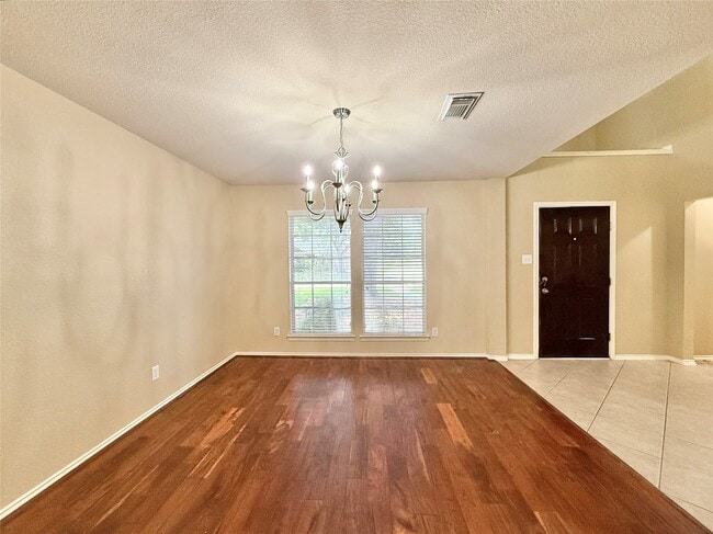 Photo - 1810 Katlyn Ln