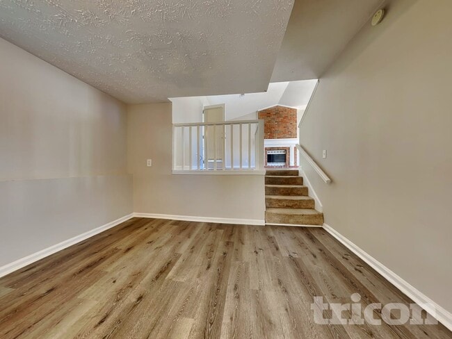 Photo - 868 Ashwood Crossing