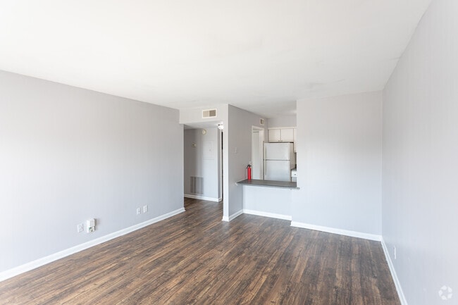 1BR, 1BA - 775 SF - Highland Ridge Apartments