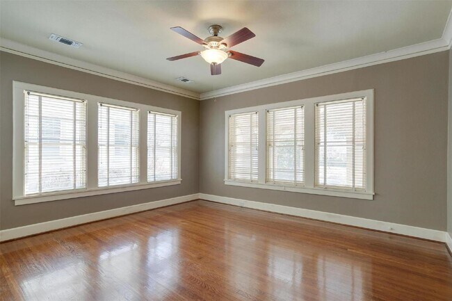 Photo - Charming home in Coveted Berkeley Place!