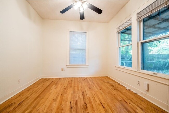 Photo - 4507 Avenue F