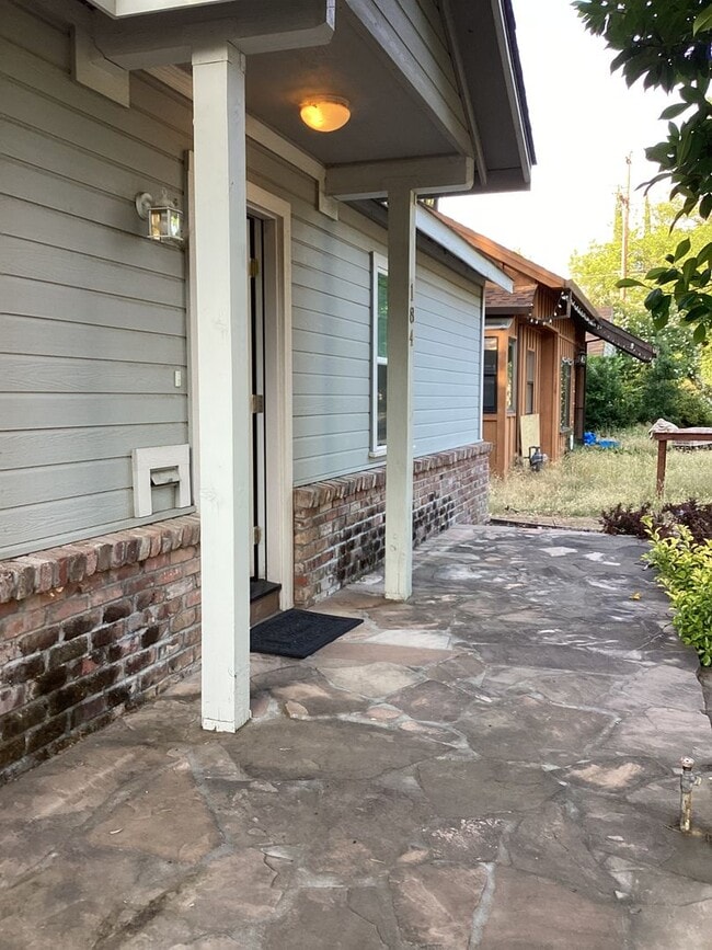 Photo - 2-Bed, 2-Bath Cottage PENDING