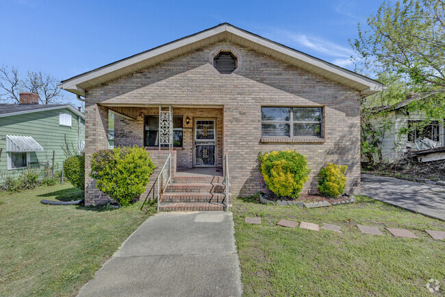 Building Photo - 532 55th St Rental