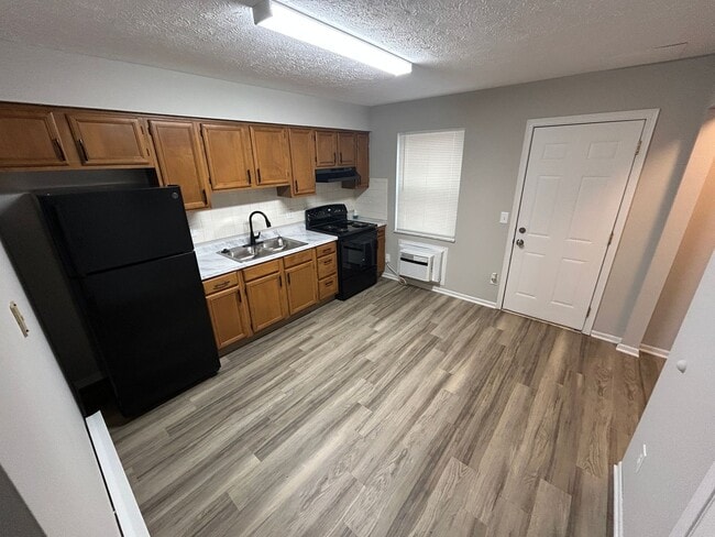 Building Photo - 2 Bedroom and 1.5 Bath Townhome - Troy, Ohio!! Unit 1220-A Bunker Hill