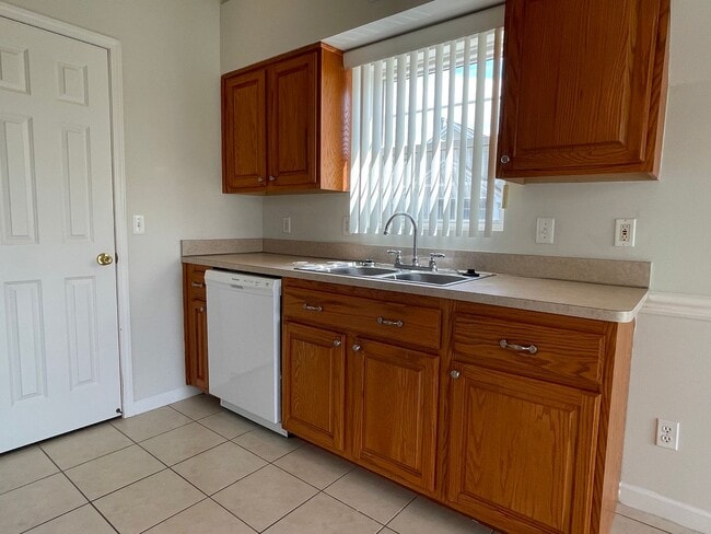 Photo - Shelby Township 2 Bedroom, 2 Bath Condo-St...