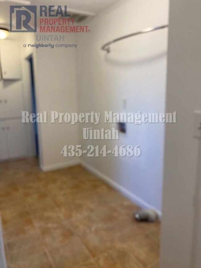 Cute 3 Bedroom 1 Bathroom Apartment 400 O... House Rental in Myton