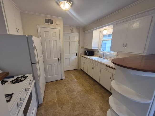 Photo - 1928 N 73rd St