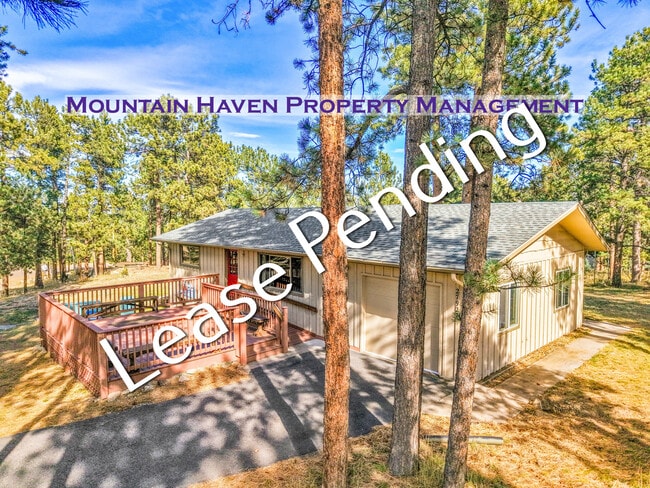 Building Photo - 27927 Circle Dr