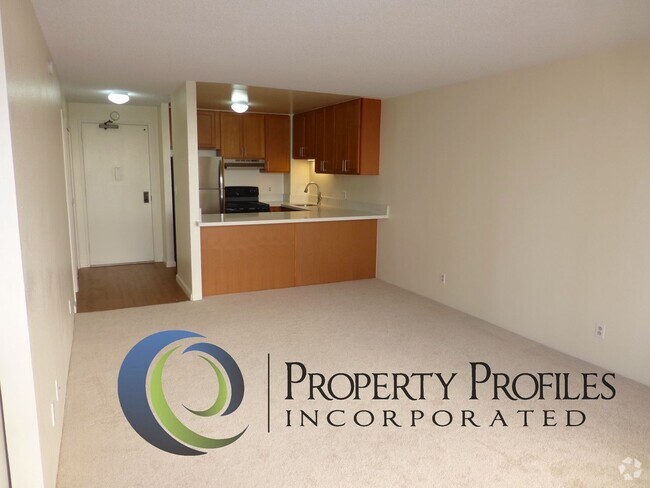 Building Photo - Kukui Plaza - 1 Bedroom 1 Bath 1 Parking U... Unit D - 1706 Rental