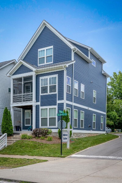 Photo - 738 Bellevue Rd