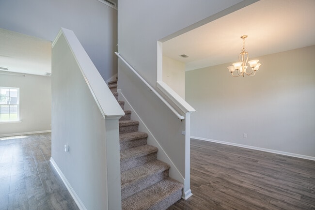Photo - 418 Huntington Dr
