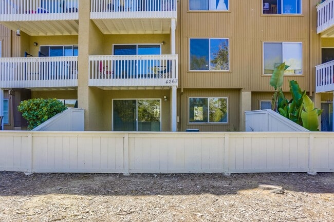 2 Bedroom Oceanside Condo, with Private Ya... - 2 Bedroom Oceanside Condo, with Private Ya...