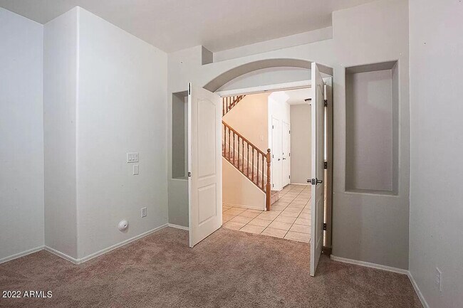 Photo - 2325 E Fraktur Rd