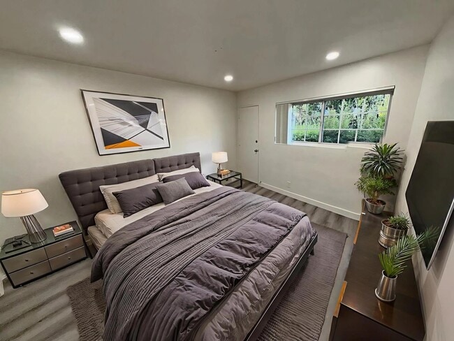 Photo - 10674 Holman Ave Unidad 4