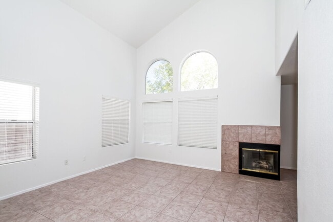 Photo - 1424 N Astronomy Cir House