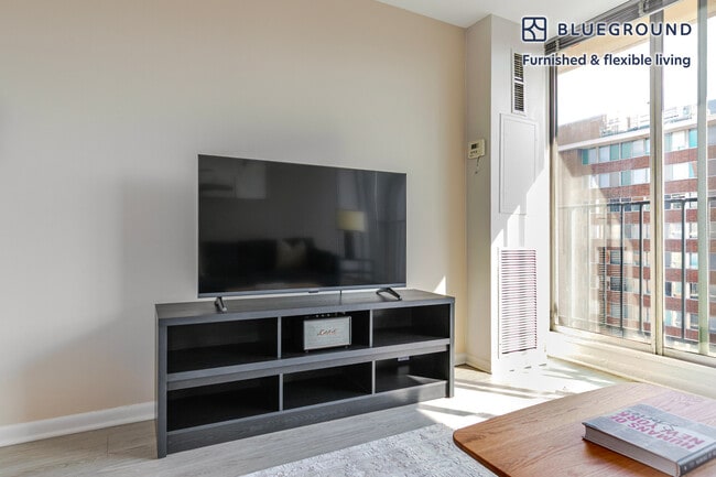 Photo - 903 S Ashland Ave Unit FL9-ID1337