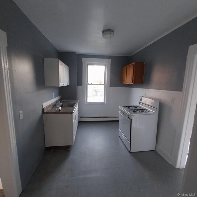 Building Photo - 40 Harts Ave