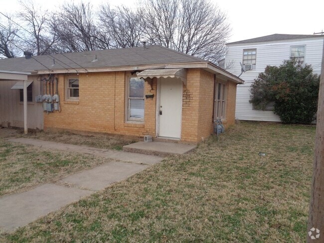 Building Photo - Studio Apartment Near ACU