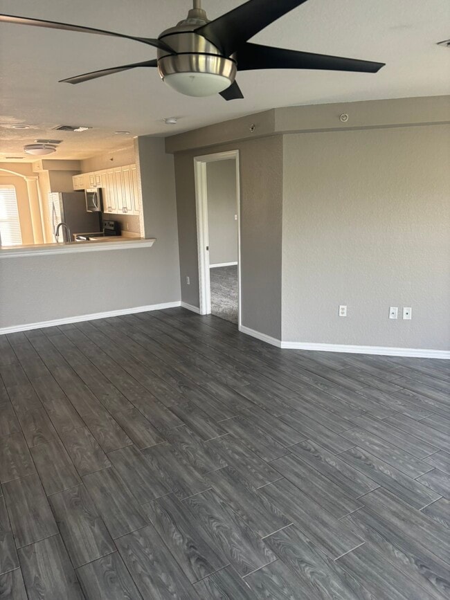 Fotografía del edificio - 2623 Emerald Lake Ct Unidad 2623