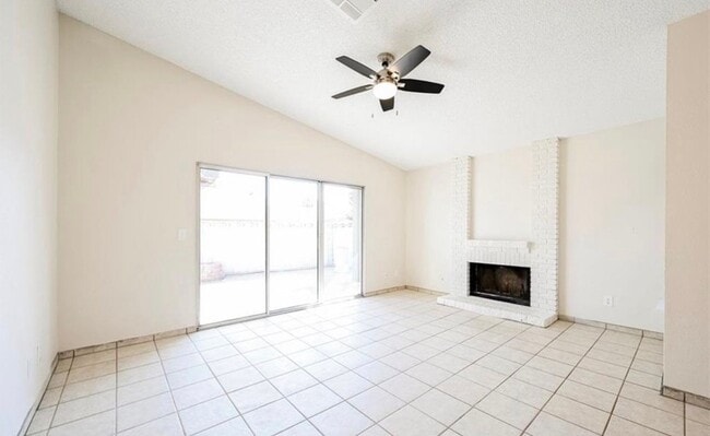 3100 N Tenaya Wy