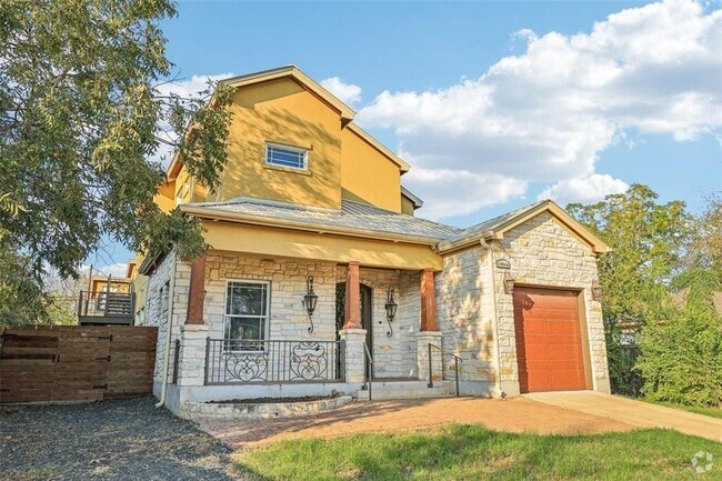 Building Photo - Unique 5 Bedroom Mini-Mansion Unit A Rental