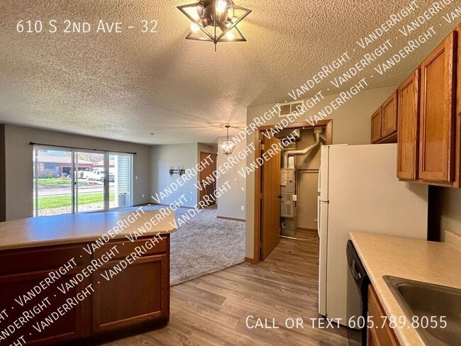 Building Photo - 610 S 2nd Ave Unit 32