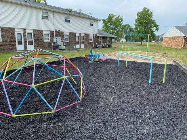 Photo - STERLING COURT APARTMENTS