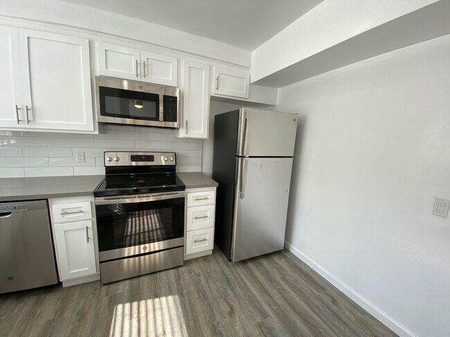 Photo - Peerless Apartments