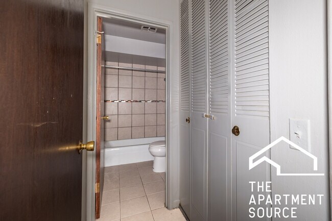 Photo - 5820 N Sheridan Rd Unidad 408