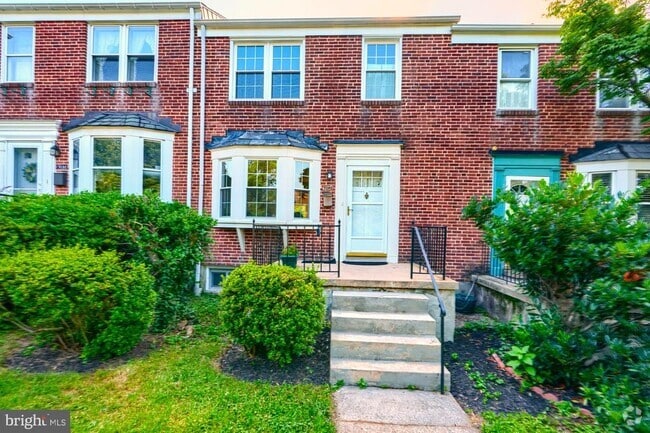 Building Photo - 7040 Heathfield Rd Rental
