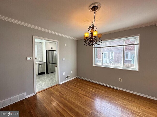 Photo - 4116 Duke St